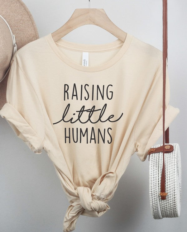 Camiseta gráfica Criando pequeños humanos