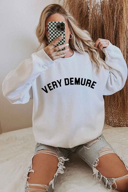 VERY DEMURE GRAPHIC SWEATSHIRT